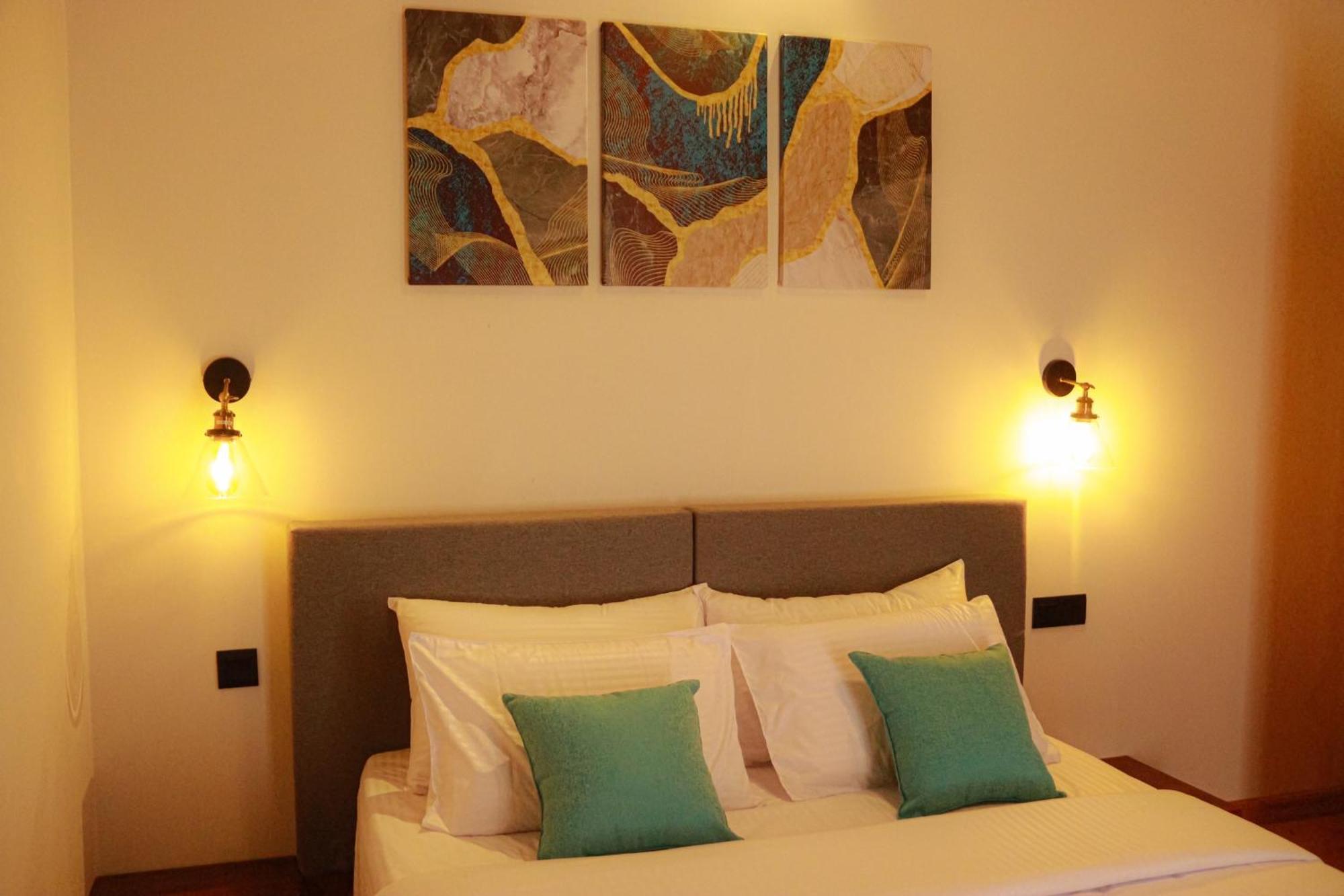 Hotel Moana La Vie - Polhena à Matara Extérieur photo